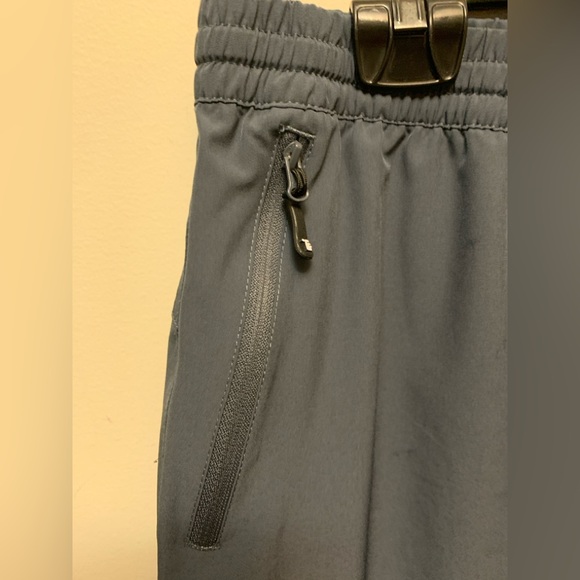 OUTDOOR SPORTS Ladies Shorts - Picture 2 of 5